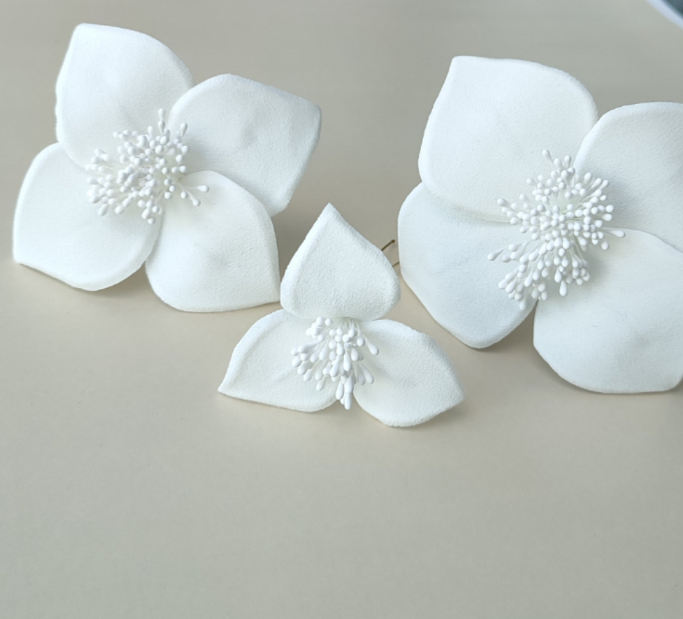 Lily Set Pin
