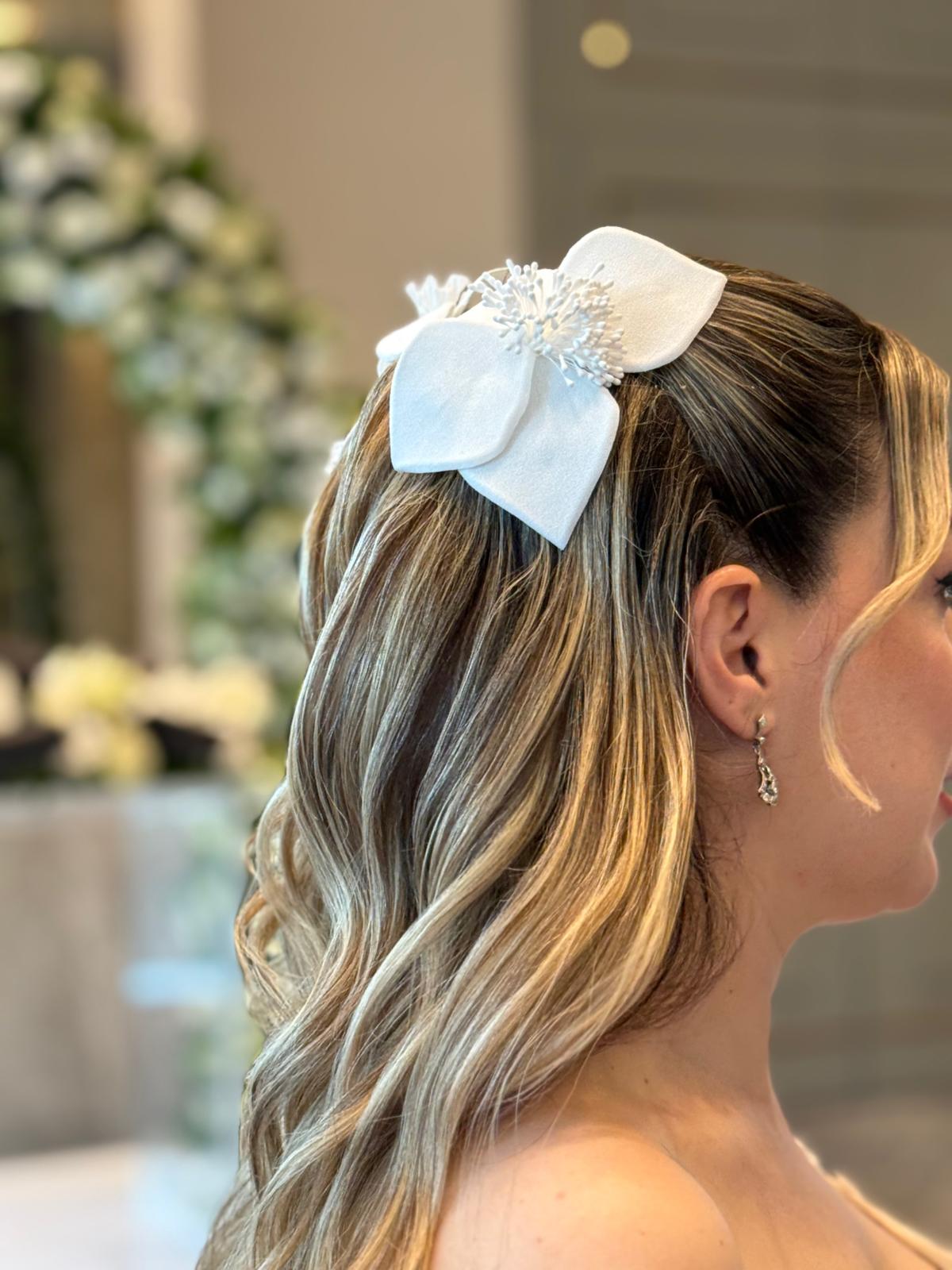 Lily Set Pin